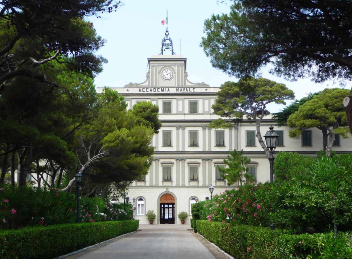 Апартаменти Sunnyside Accademia Ліворно Екстер'єр фото
